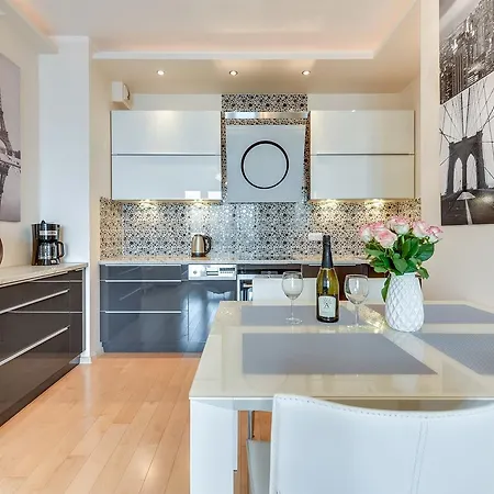 The Marine Plaza - Sea Towers Appartement *
